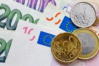 Cash Only: Boj o korunu je prohraný. Euro už je pro Čechy první volba - Seznam Zprávy
